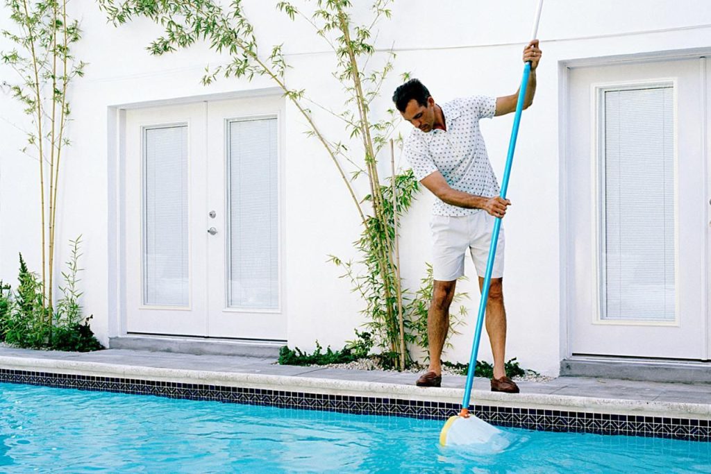 How to Clean a Pool